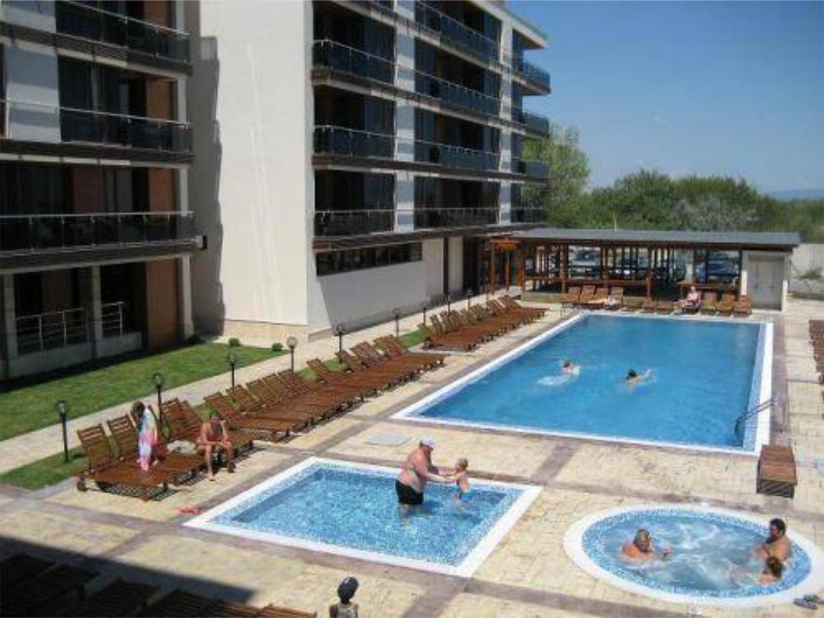 Pomorie Bay Aparthotel Exteriör bild