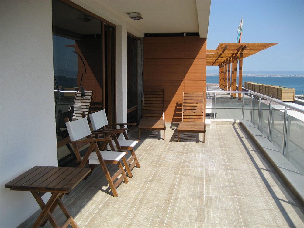 Pomorie Bay Aparthotel Exteriör bild
